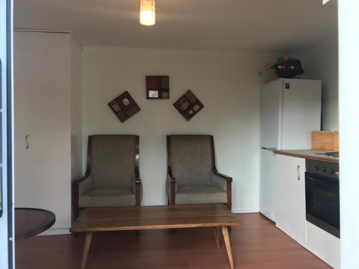 Cosy Cottage Annex In Fairlop イルフォード エクステリア 写真